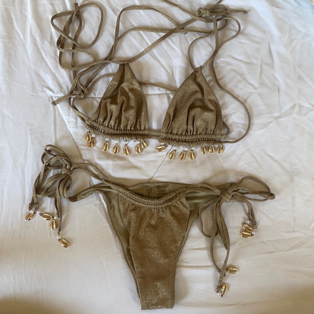 Beach bunny shell bikini set